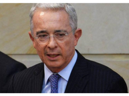 Apoyaré al tigre pero si ruge para acabar al Centro Democrático, como abejas, toca defendernos: Álvaro Uribe