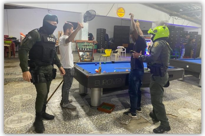 policia attico
