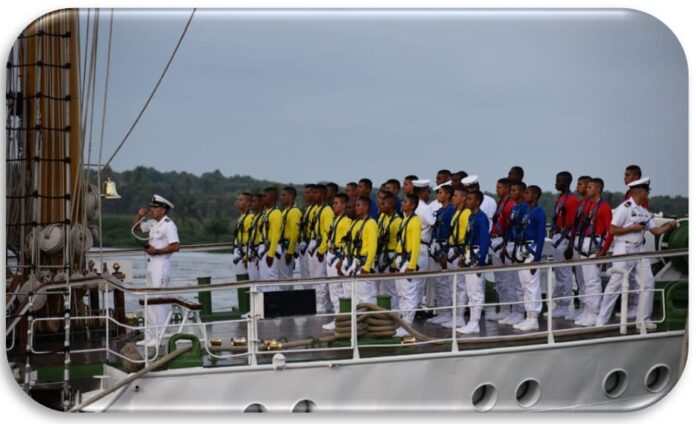 ARC. FOTO 5 ATRAQUE BUQUE GLORIA BARRANQUILLA (1)