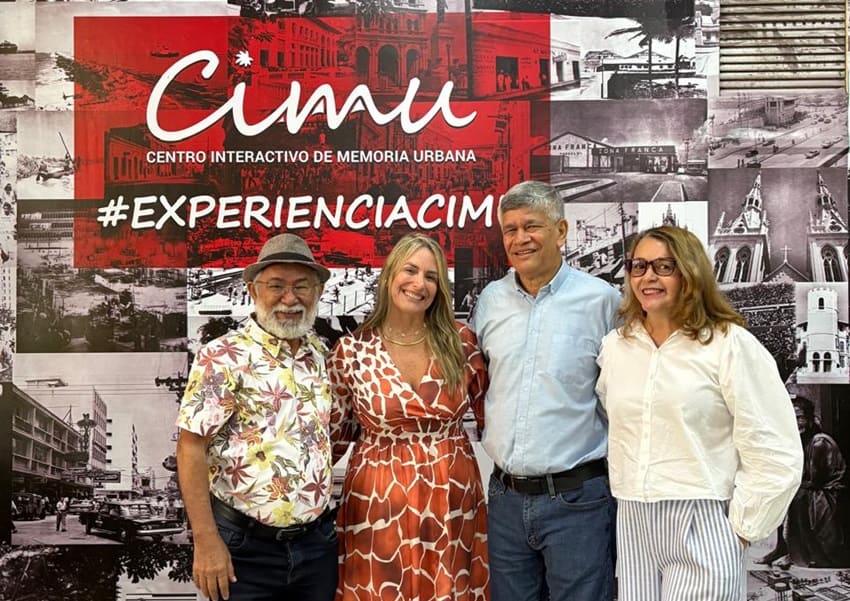De izquierda a derecha: Fabio Ortíz Ribón, presidente del Colegio Nacional de Periodistas -CNP Atlántico; Adriana Vásquez Rosado, directora de comunicaciones de Cámara de Comercio de Barranquilla; Stewil Quezada Fernández, presidente de la Asociación de Periodistas Deportivos del Atlántico y vicepresidente de la Asociación Colombiana de Periodistas Deportivos -Acord Colombia.; Angélica Obando Solano, presidente de la Asociación de Comunicadores Sociales -ACSA.